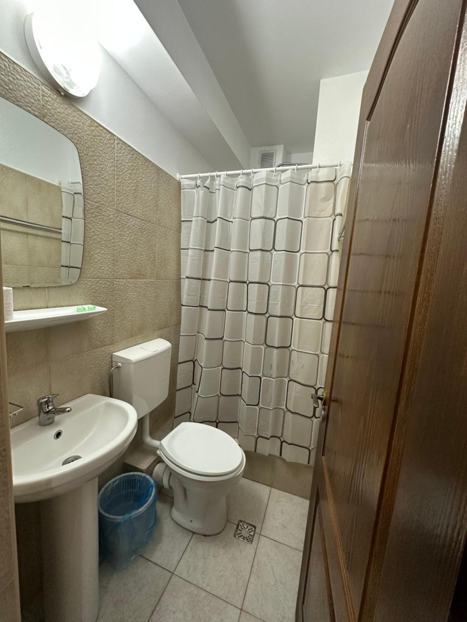 Cazare Arges Mall Piteşti Esterno foto